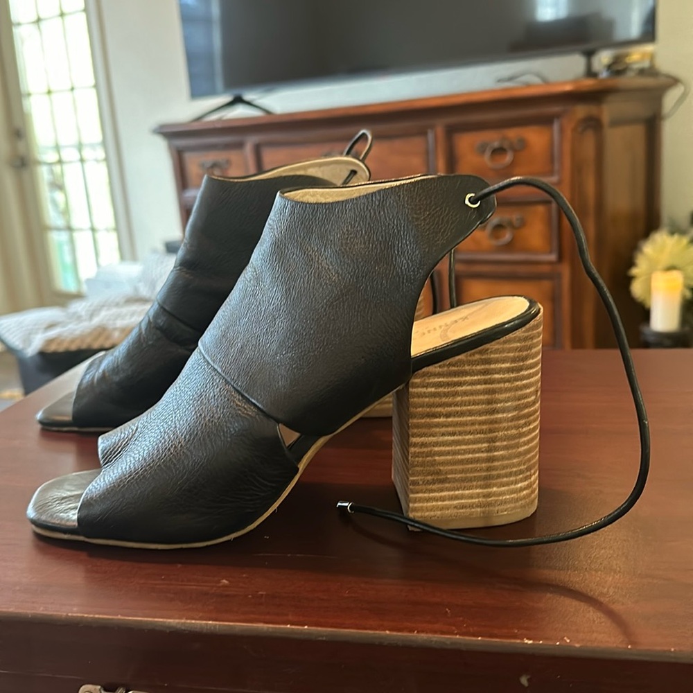Kenneth Cole “Katarina” size 9